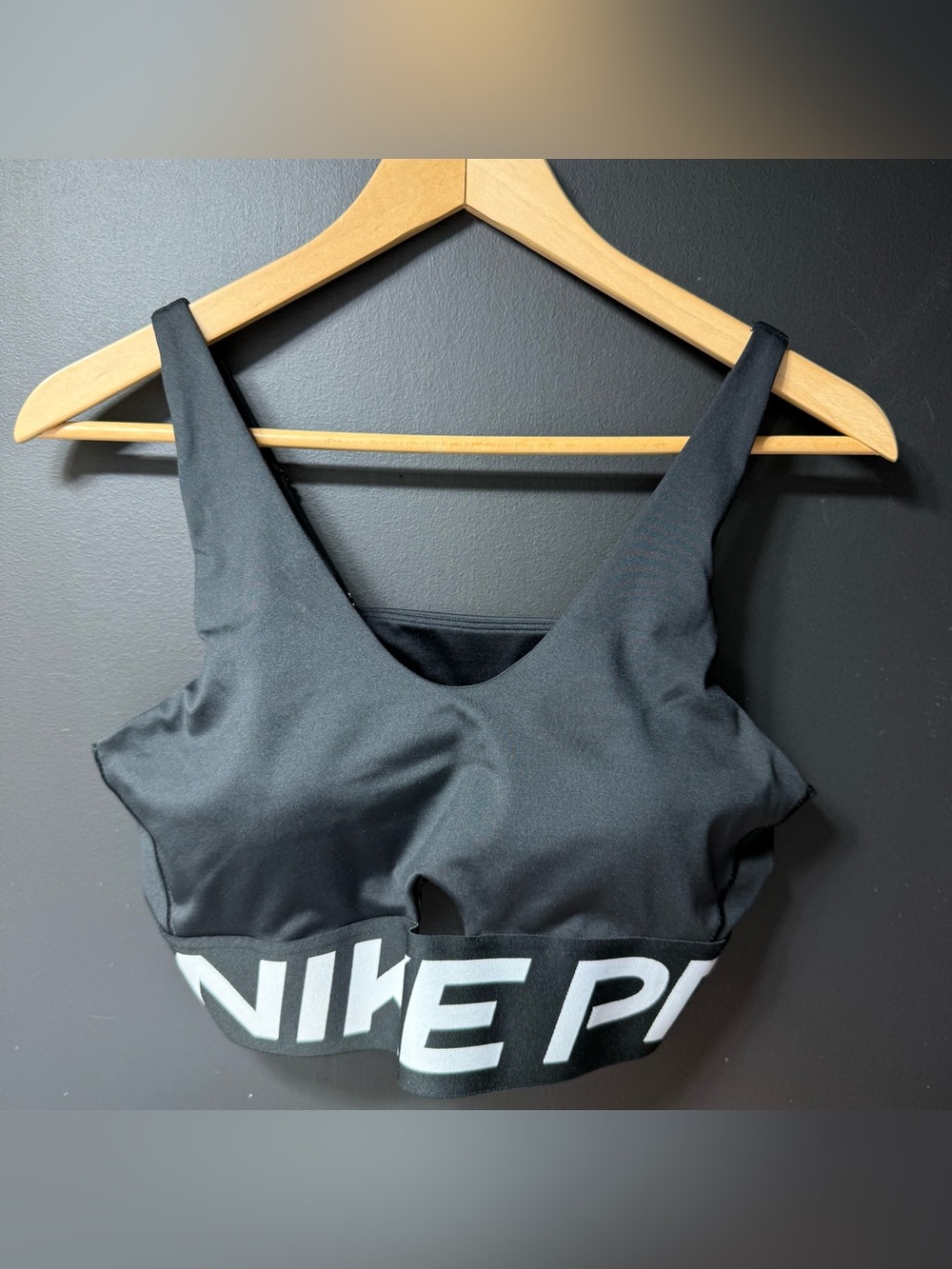 WOMEN'S NIKE PRO INDY PLUNGE SPORTS BRA
